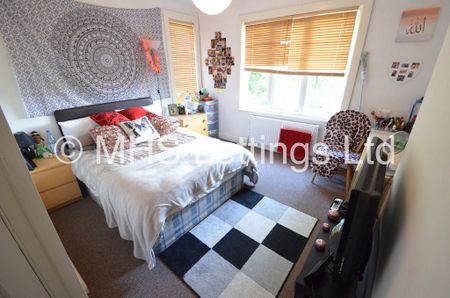 6 Bedroom Mid Terraced House for rent in Hartley Avenue - Photo 4