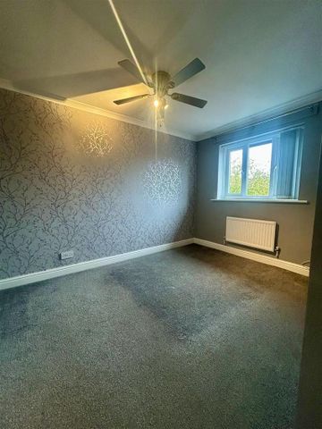 3 bedroom end of terrace house to rent - Photo 5