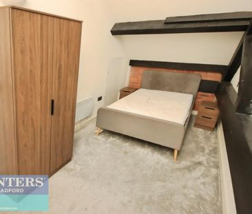 2 bedroom Flat To Let - Photo 3