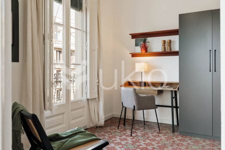 4 room luxury Apartment for rent in Barcelona, Spain - Photo 2