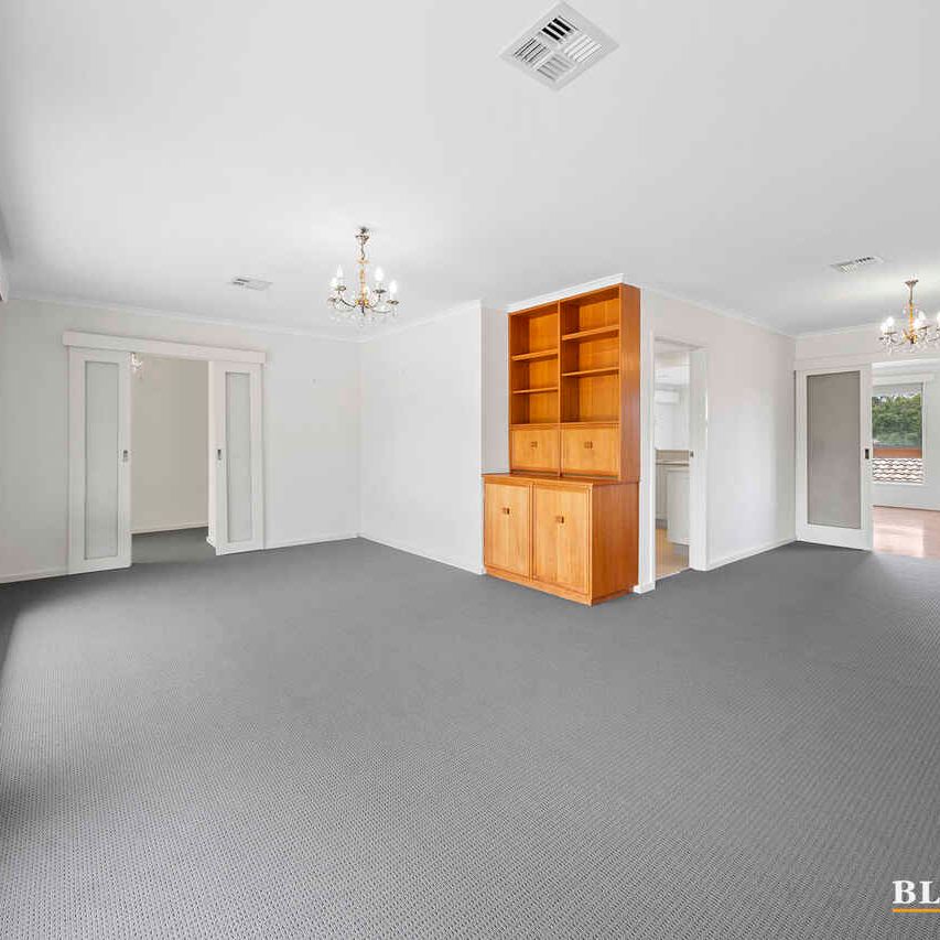 WELL MAINTAINED, SPACIOUS HOME - Photo 1