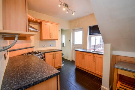 2 bed flat to rent in Great North Road, Gosforth, NE3 - Photo 3