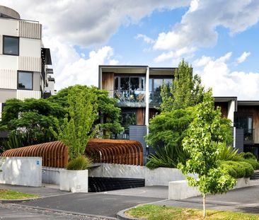 1/110 Keppel Street, Carlton VIC 3053 - Photo 2