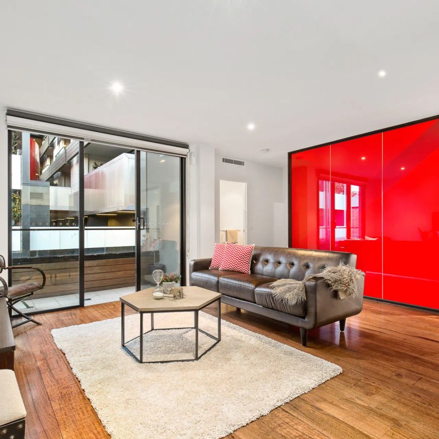 Spacious Apartment in the heart of Richmond! - Photo 1