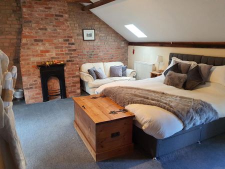 2 bedroom semi-detached house to rent - Photo 4