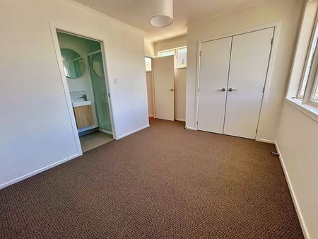 Renovated home in Glen Innes - Photo 2