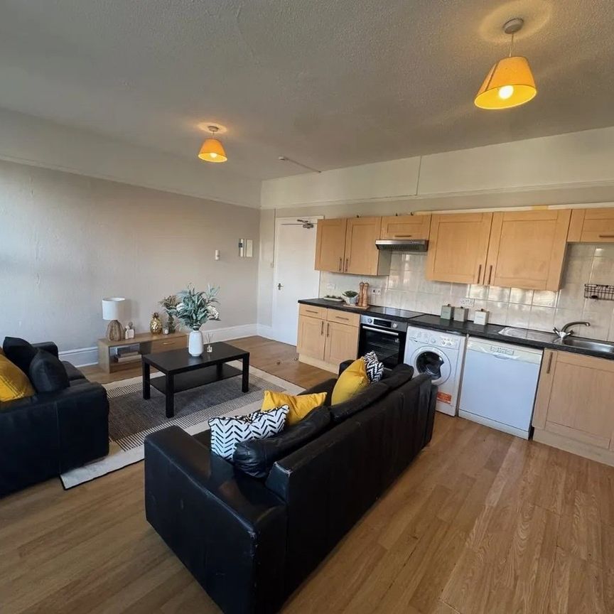 Room in a Shared House, Landguard Road, SO15 - Photo 1