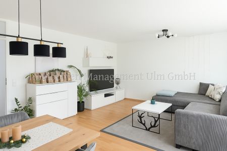Geräumige 2-Zimmer-Wohnung mit Balkon und Hausmeisterservice! - Photo 2