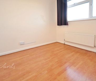 3 bedroom end of terrace house to rent - Photo 5