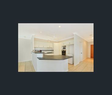 Well-Presented 3-Bedroom Home with Outdoor Space + Pool - Photo 5