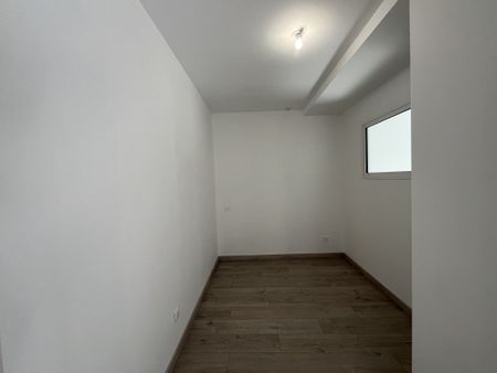 GRAND T2 AVEC BUREAU ET BALCON - CENTRE VILLE - Photo 2