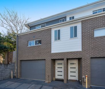 Stlylish Townhouse In Quiet Location - Photo 5