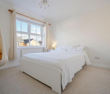 5 bedroom semi-detached house to rent - Photo 3