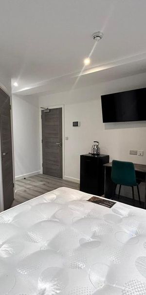 Studio to rent - Photo 1