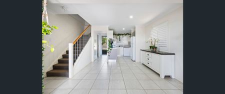 3 BEDROOMS! NEAR NORTH LAKES! - Photo 2