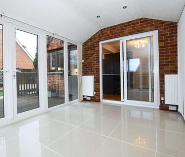 17 Moorland Park, Lisburn, BT28 2XT - Photo 2