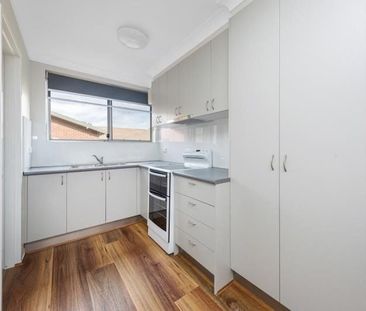 5/4 Mowatt Street, Queanbeyan - Photo 4