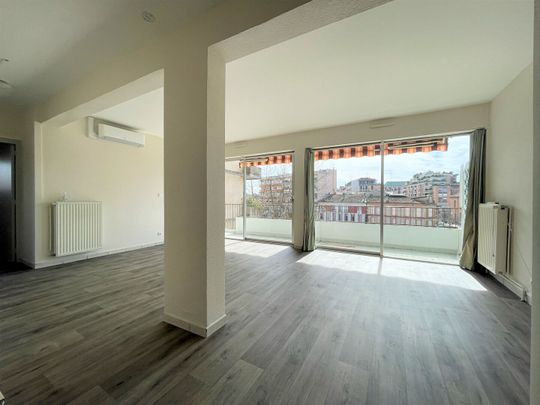 Location Appartement 4 pièces 80m² - Photo 1