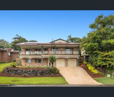 LARGE TWO STORY FAMILY HOME - Photo 4