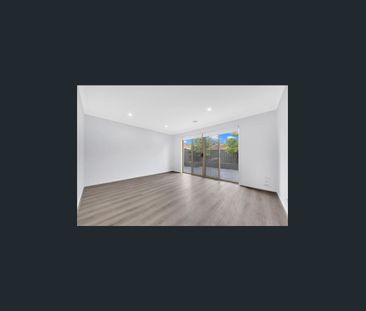 Stunning Family Home in Prime Location! - Photo 2