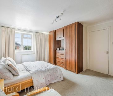 Spencer Close, Epsom - Photo 3