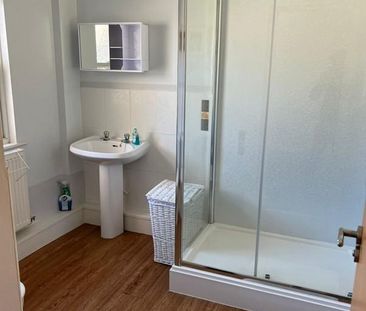 3 bedroom private hall to rent - Photo 1