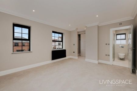 4 bedroom detached house to rent - Photo 3