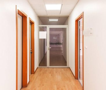 Studio/Ufficio in Affitto a Canobbio - Photo 2