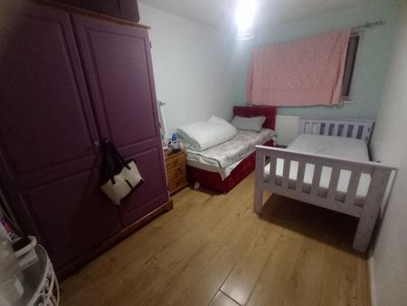 Room in a Shared House, Clifford Road, E16 - Photo 2