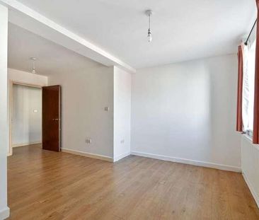 Woking, Surrey, Woking, GU21 - Photo 1