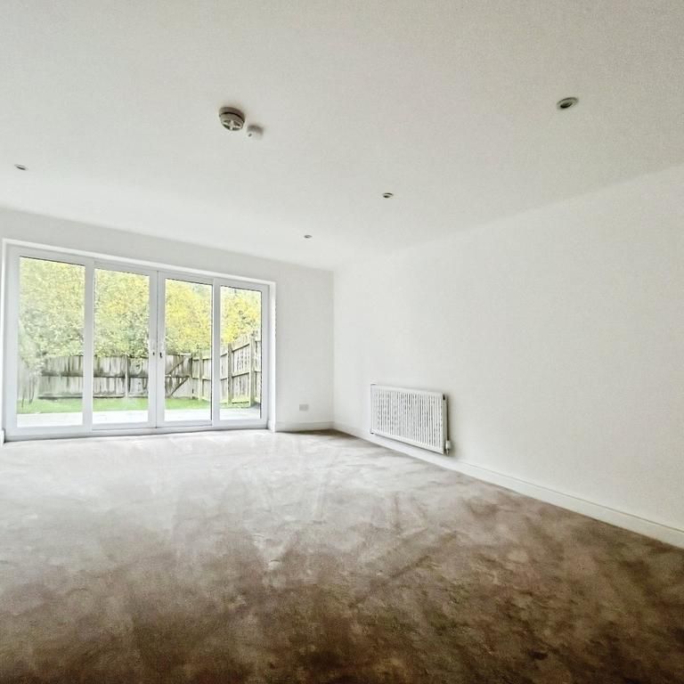 4 bedroom terraced house to rent - Photo 1