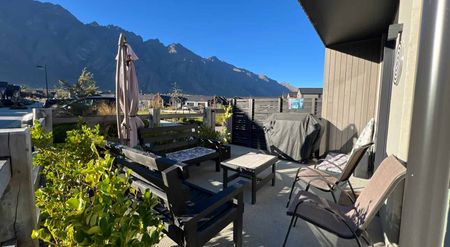 Stunning Modern Home in Jacks Point - Photo 4