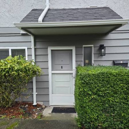 1 Bedroom / 1 Bath in Fairfield across from park – Available February - Photo 4