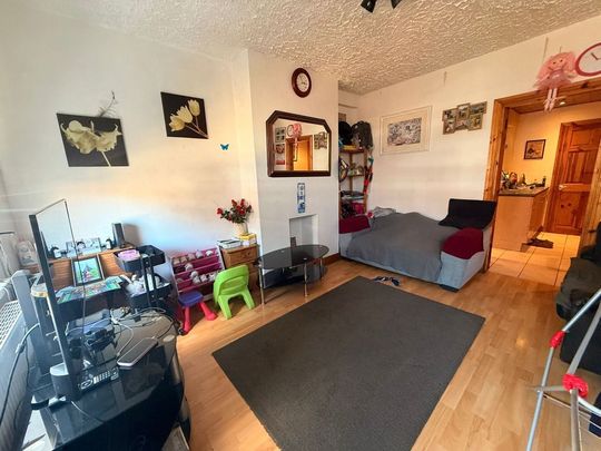 9 Ebor Parade, Belfast BT12 6NS - Photo 1