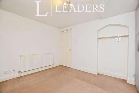 The Cedars, Silver Street, Stansted, Essex, CM24 - Photo 3