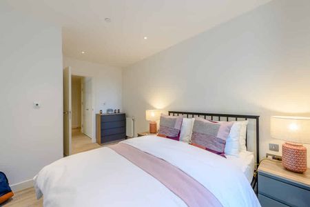 3 Bed Apartment - Photo 5