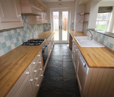 2 bedroom semi-detached house to rent - Photo 5