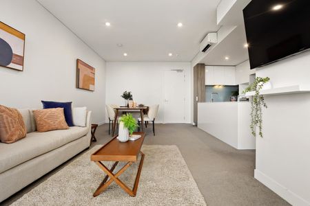 Stylish Apartment with Resort-Style Amenities & Two Carbays - Photo 2