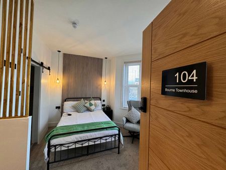 7 stunning Studio Flats in a great location for hospital staff - Photo 4