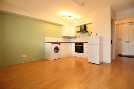 1 Bedroom Studio - Purpose Built To Let - Photo 2