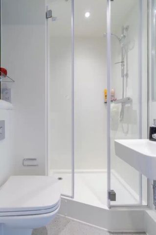 Silver Ensuite (High Fl) - Photo 3