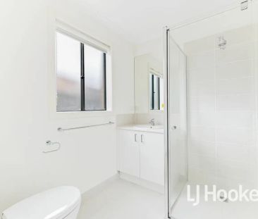 “Neat & Modern Townhouse!” - Photo 6