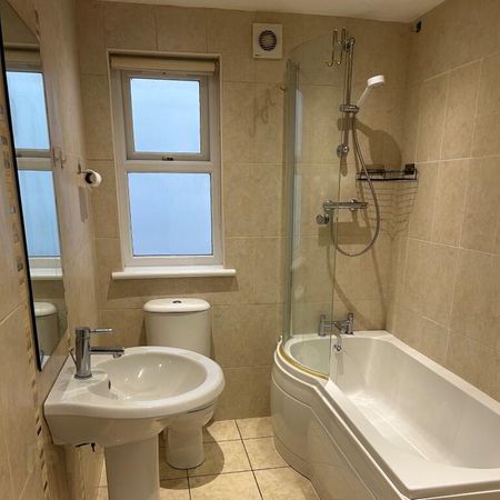 Apt 4, 99 Eglinton St, Portrush, BT56 8DZ - Photo 3