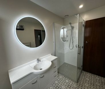 Super spacious and supper sunny! - Photo 4