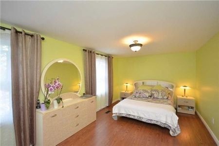 For Lease - 2231 Buttonbush Crescent, Mississauga, Ontario - Photo 2