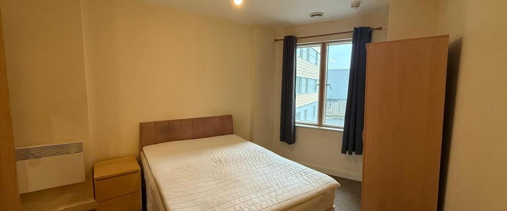 1 bedroom in a house share to rent - Photo 1