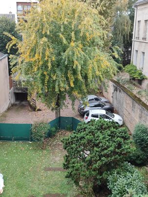 Location Appartement 4 pièces 110m² POITIERS 86000 - Photo 1