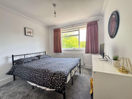 4 bedroom detached house to rent - Photo 5