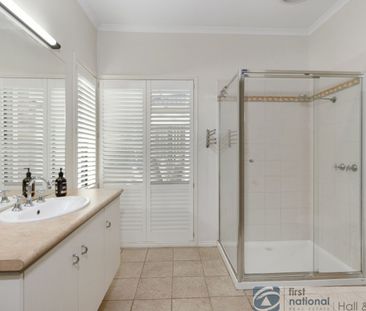 9 Padstow Court, Narre Warren South - Photo 4