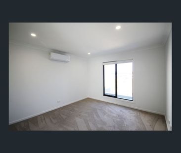 Charming 3-Bedroom property with Modern Comforts - Photo 1